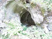 立石の穴